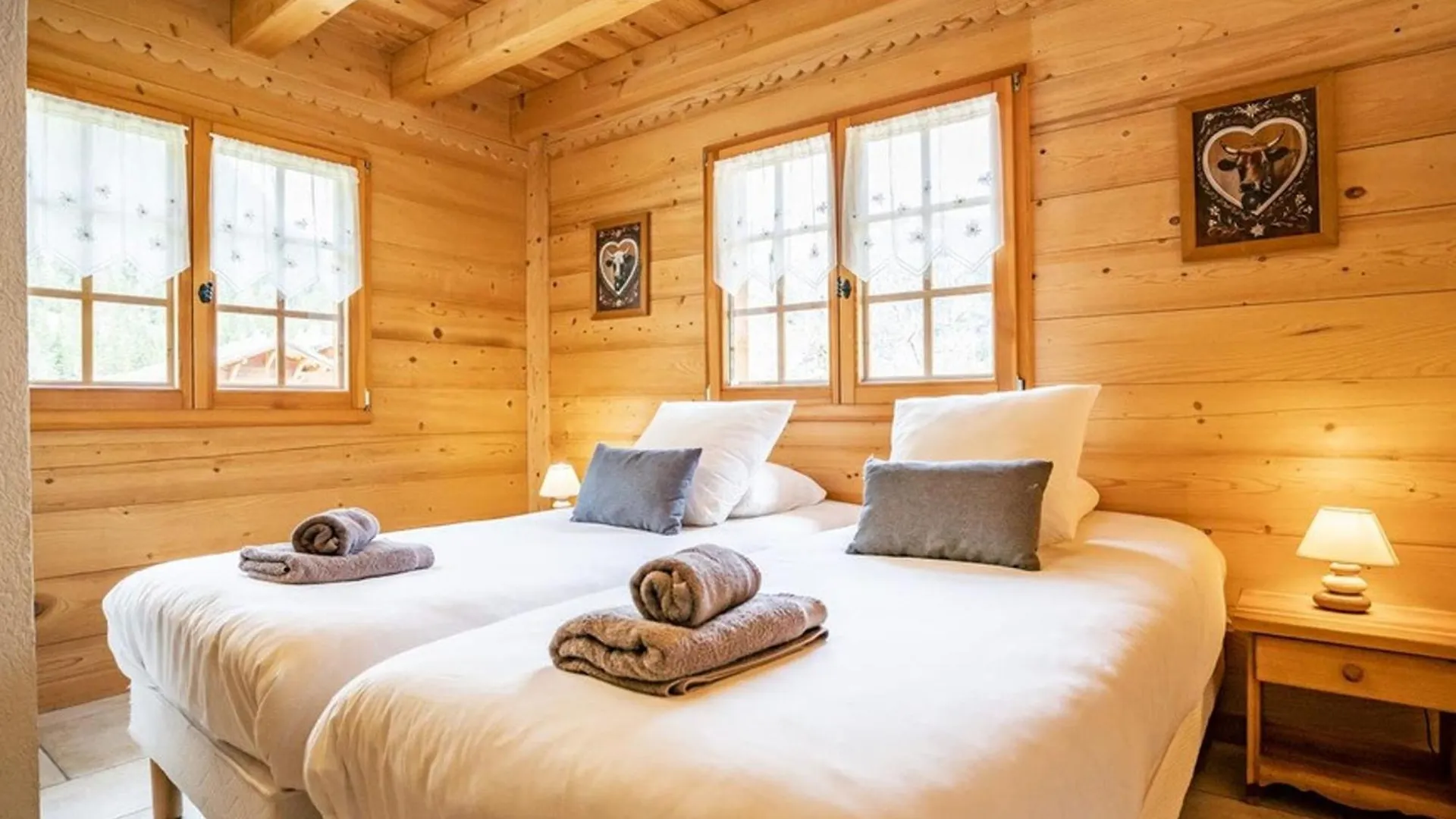 Chalet 4* Pour 15 Pers. Avec Jacuzzi, Balcon Et Poele A Bois, Proche Du Telecabine Du Linga Et Super-Chatel - Fr-1-676-26