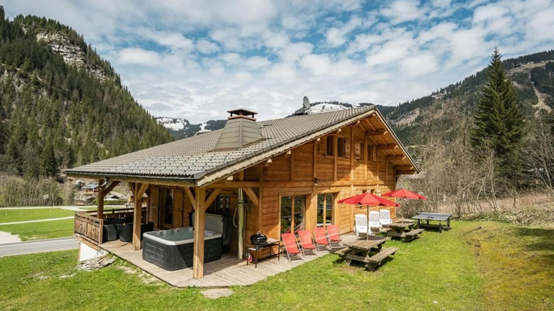 Chalet 4* Pour 15 Pers. Avec Jacuzzi, Balcon Et Poele A Bois, Proche Du Telecabine Du Linga Et Super-Chatel - Fr-1-676-26