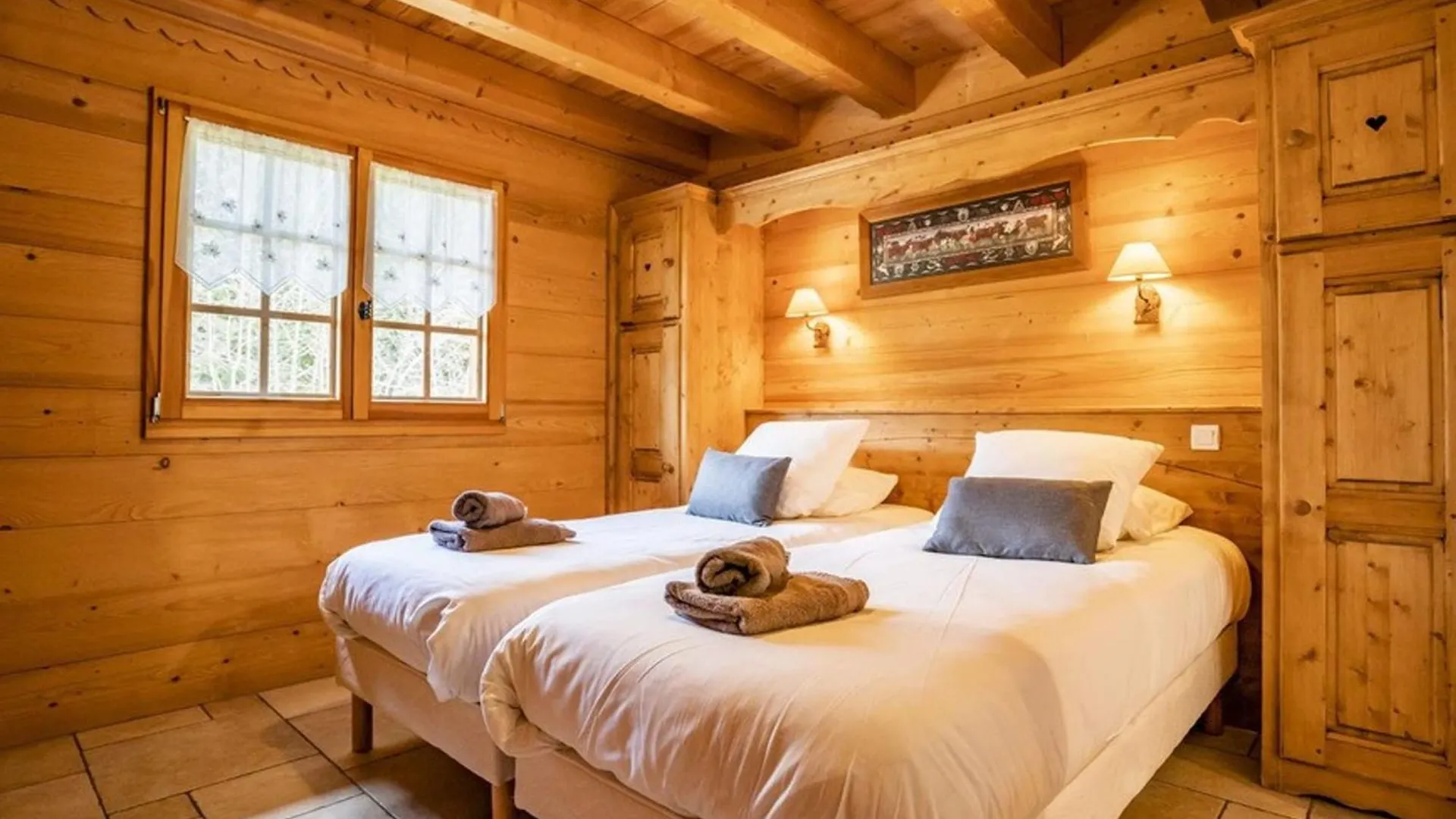 Chalet 4* Pour 15 Pers. Avec Jacuzzi, Balcon Et Poele A Bois, Proche Du Telecabine Du Linga Et Super-Chatel - Fr-1-676-26